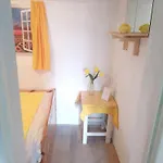 The Hidden Gem, 1 Bedroom, 1 Living Room, 4 Beds, Sleeps 5 Holiday home
