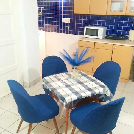 Semesterbostad The Hidden Gem, 1 Bedroom, 1 Living Room, 4 Beds, Sleeps 5