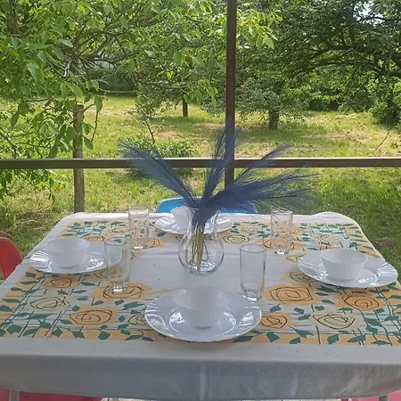 The Hidden Gem, 1 Bedroom, 1 Living Room, 4 Beds, Sleeps 5 בית נופש