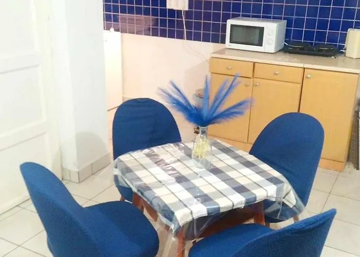 בית נופש The Hidden Gem, 1 Bedroom, 1 Living Room, 4 Beds, Sleeps 5