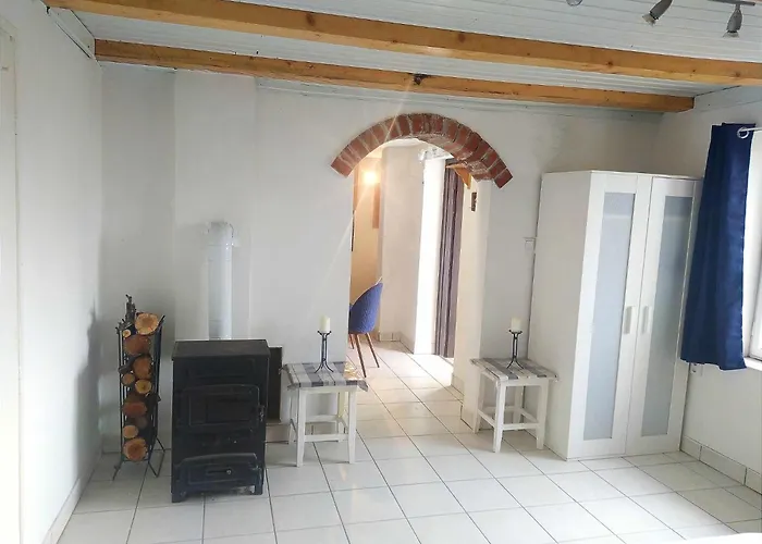 בית נופש The Hidden Gem, 1 Bedroom, 1 Living Room, 4 Beds, Sleeps 5 שיופוק