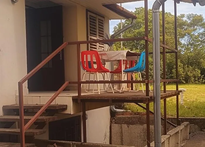 בית נופש The Hidden Gem, 1 Bedroom, 1 Living Room, 4 Beds, Sleeps 5 *